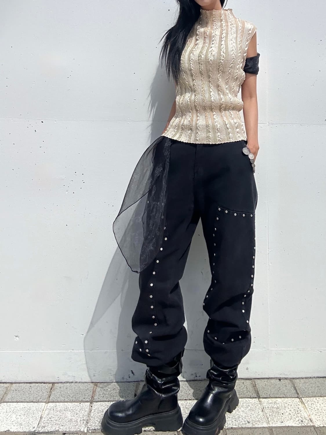 Wave lined pleats sleeveless / butter 상품이미지1