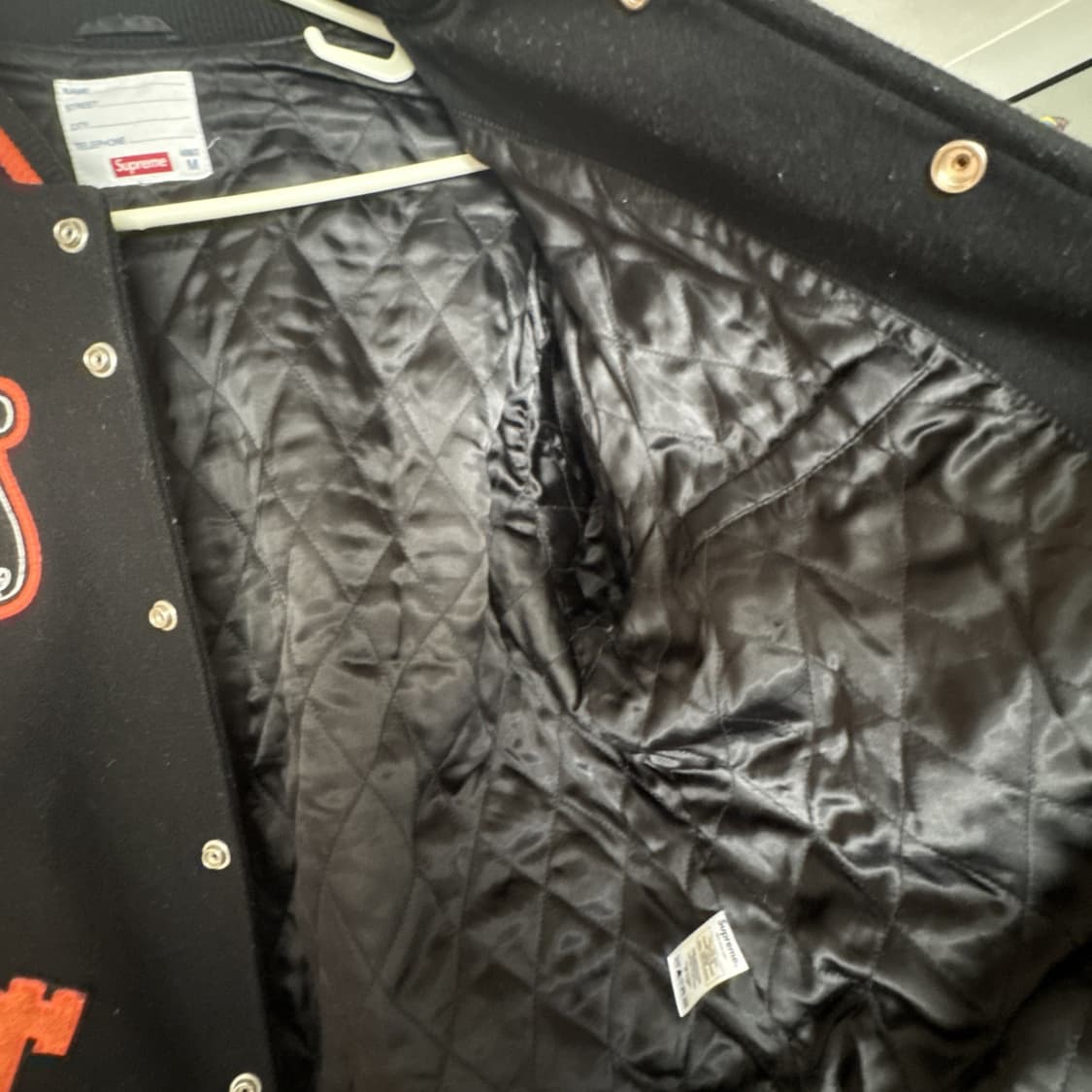 슈프림 팀 S 바시티 자켓 블랙 상품이미지5