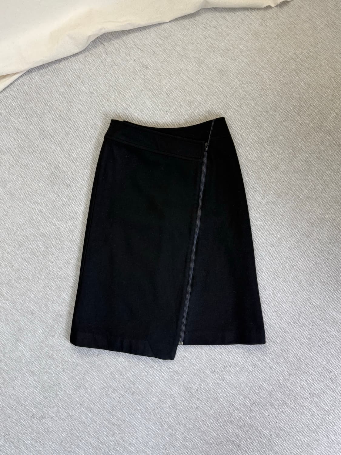 Atsuro Tayama 사선 지퍼 미디스커트 상품이미지4