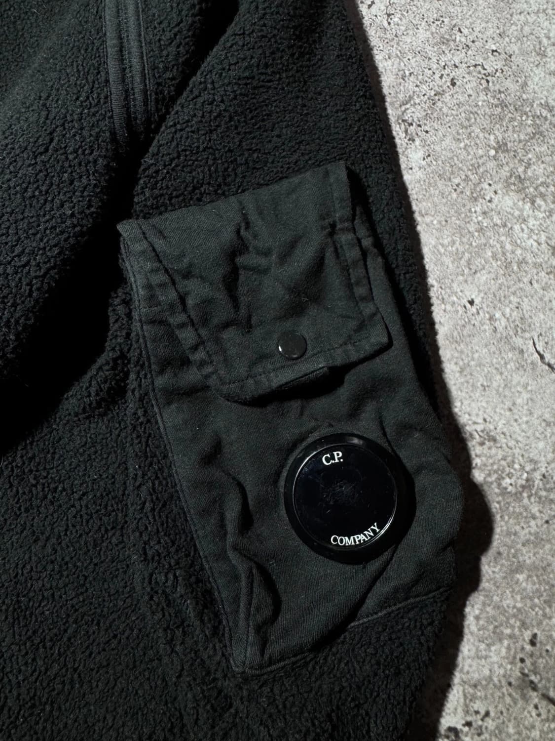 C.P. 컴퍼니 폴라 플리스 렌즈 맨투맨 상품이미지4