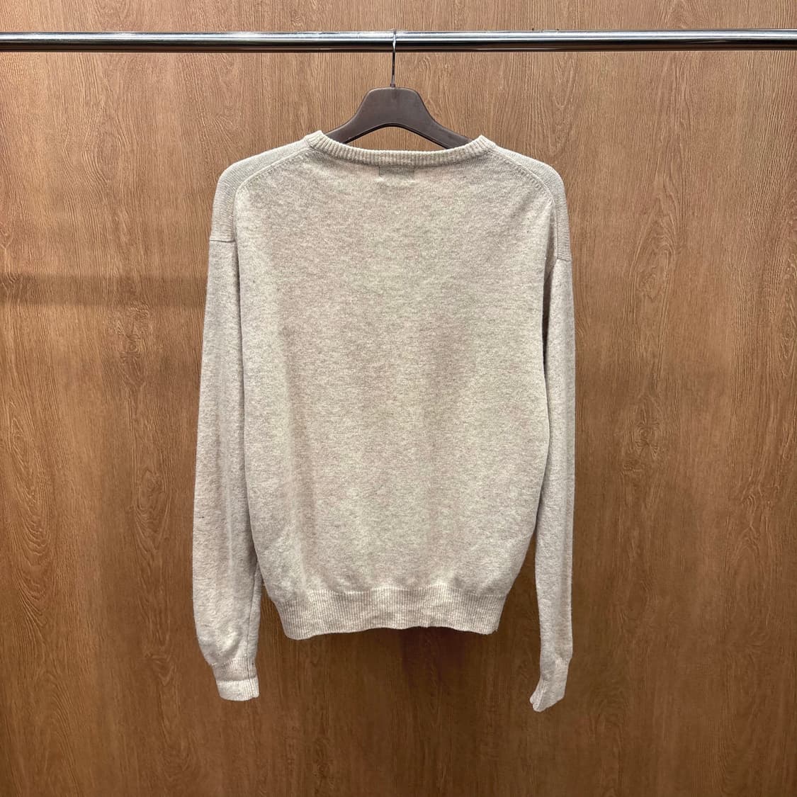 빔즈 라운드넥 코튼 긴팔 니트 무지 디테일 루즈핏 베이지 상품이미지3