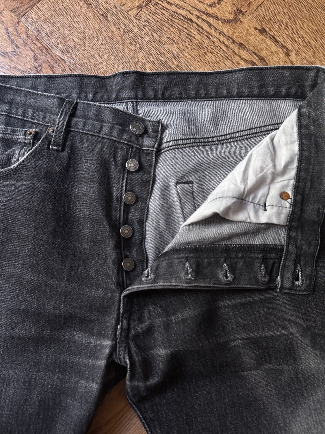 [35]리바이스 501 빈티지 페이딩 흑청 데님 팬츠 상품이미지3