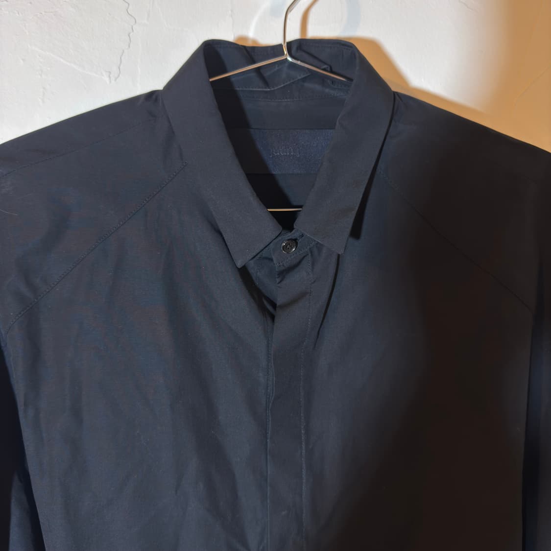 준지 블랙 디테일 셔츠 상품이미지3