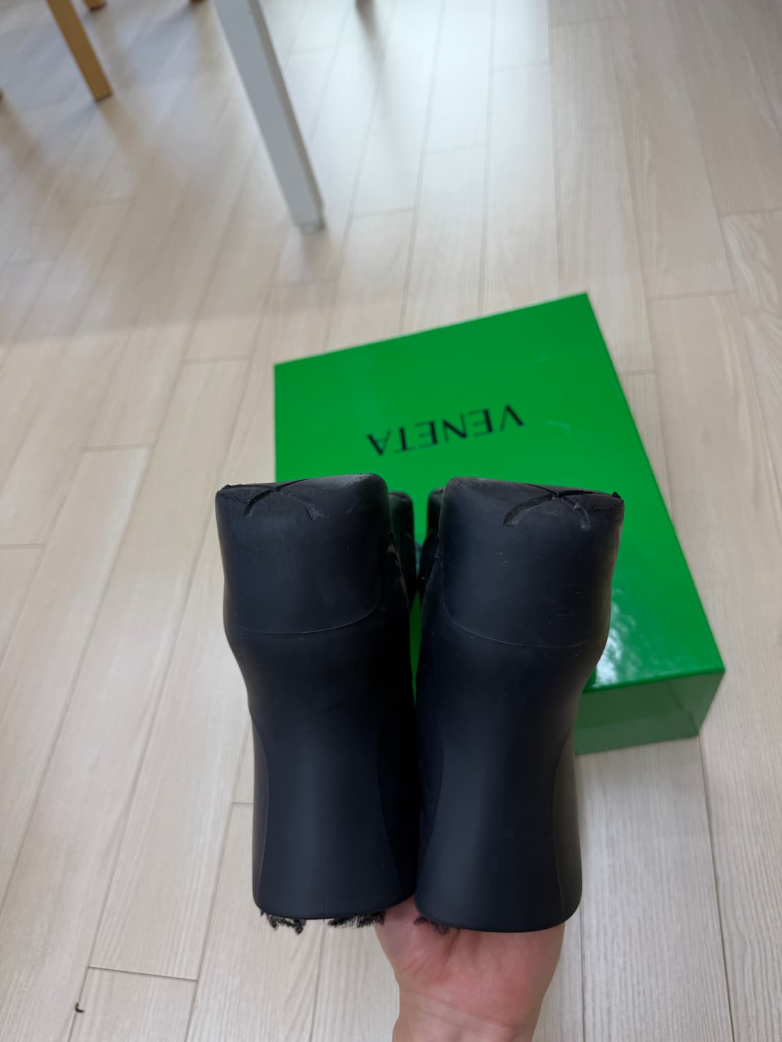 보테가 베네타 시어링 퍼들부츠 38사이즈 판매합니다 상품이미지4