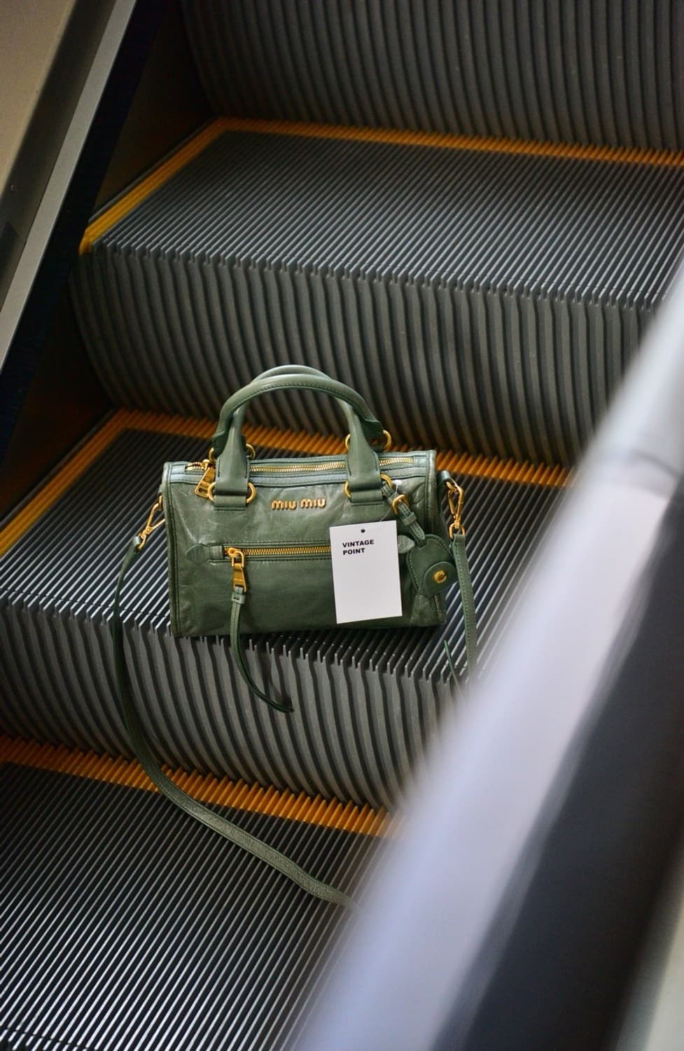 미우미우 비텔로 샤인 미니 투웨이백 (정품) 상품이미지1