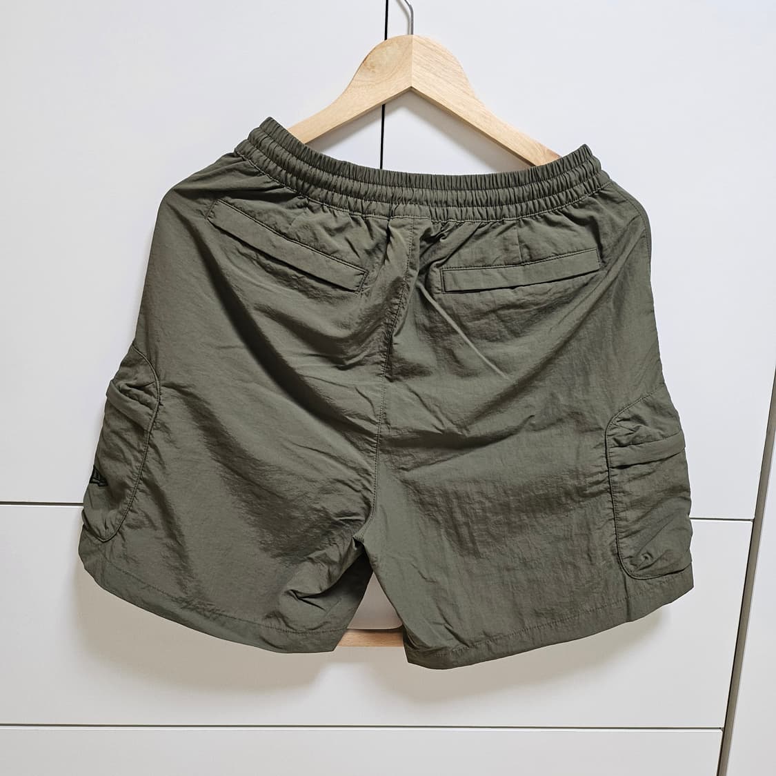 (실착1회) 뉴에라 카고반바지 나일론 카키 남여공용 S 상품이미지3