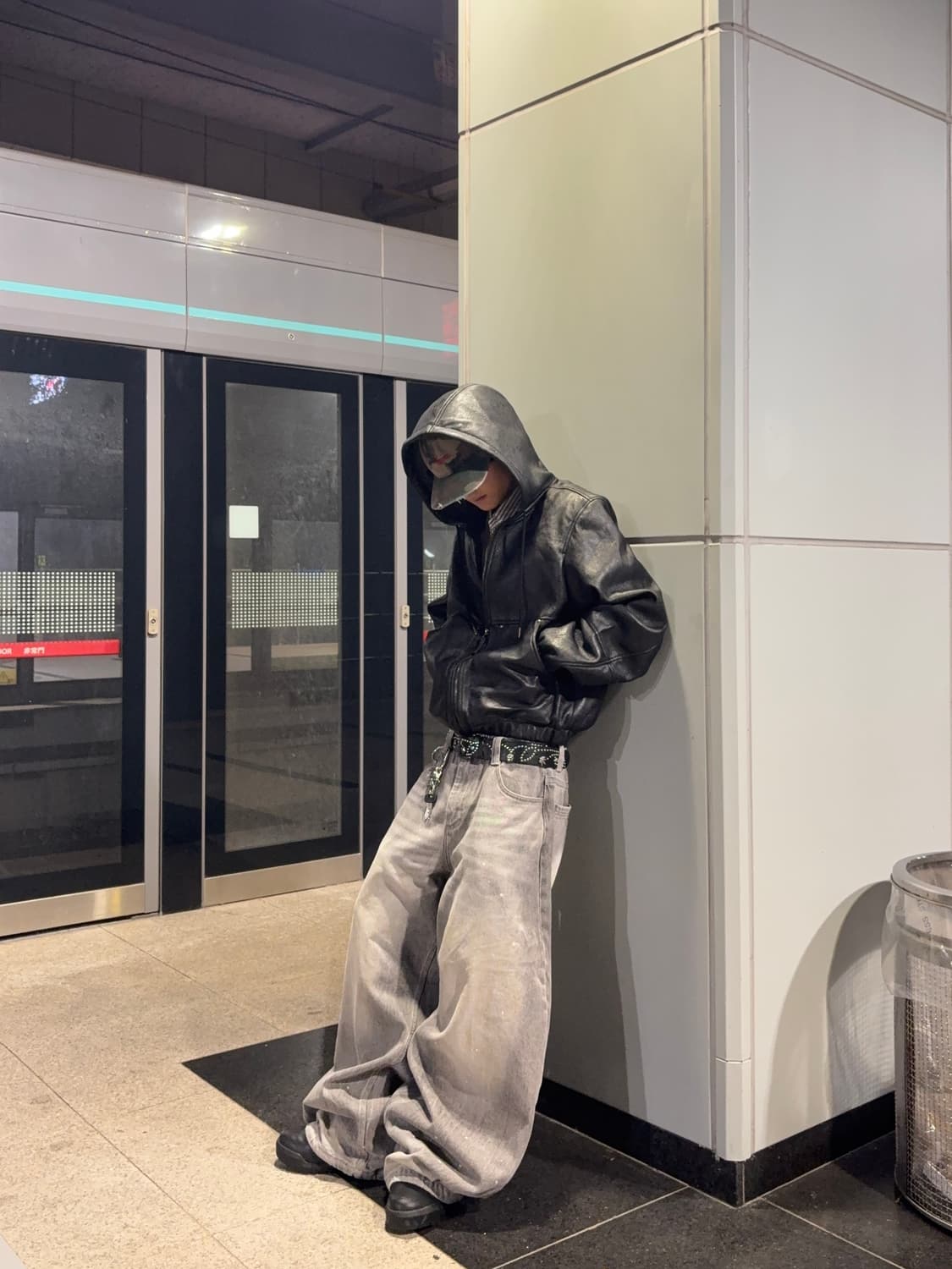 자라 가죽 효과 후드 점퍼 상품이미지4