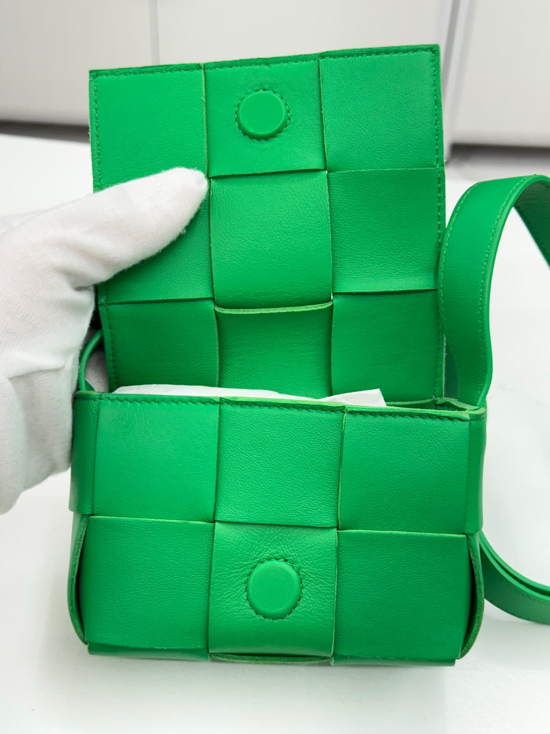 [미니] 보테가베네타 레더 카세트백 상품이미지8