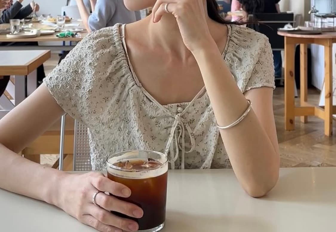 루에브르 블라우스 구해요 상품이미지1