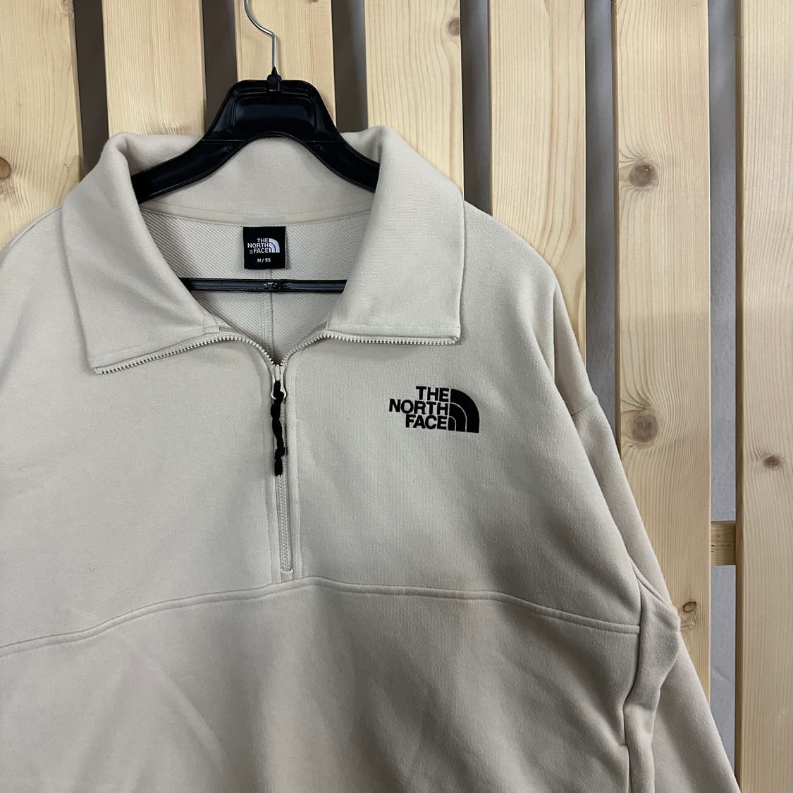 (M) 노스페이스 베이지 반집업 맨투맨 상품이미지4