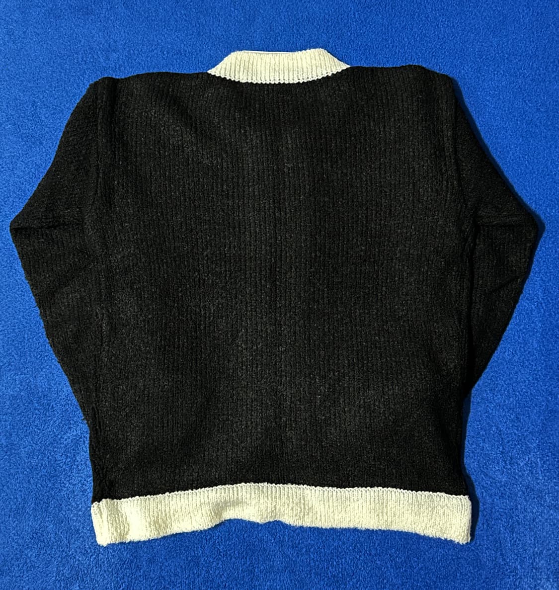 앤더슨벨 블랙&화이트 니트 가디건 atb673m 상품이미지5