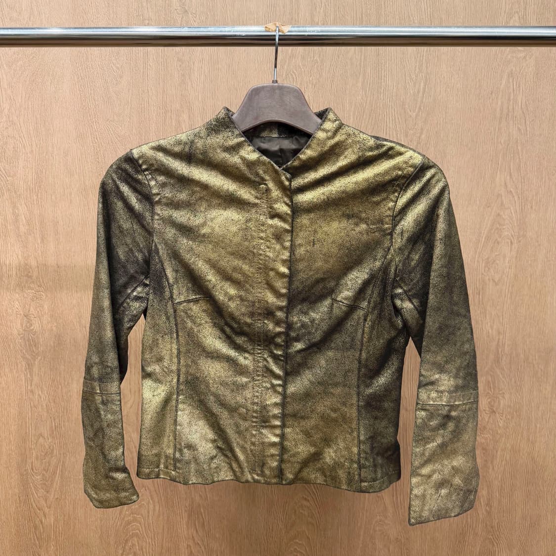 비씨비지 막스아즈리아 레더 자켓 골드 메탈릭 코팅 디테일 슬림핏 골드 상품이미지2