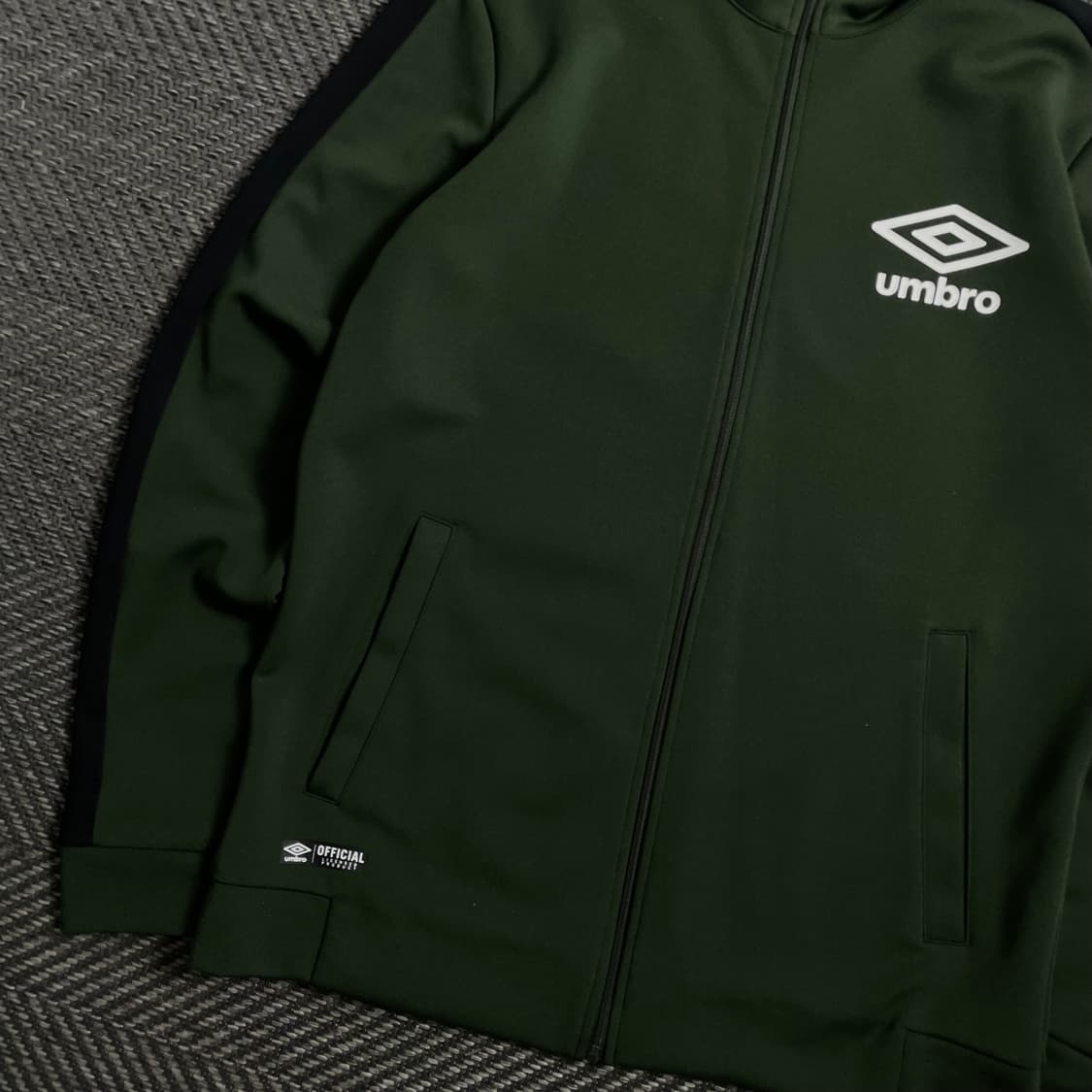 엄브로 솔퍼드 시티 빅로고 풋볼 트랙 자켓o 4449 상품이미지4