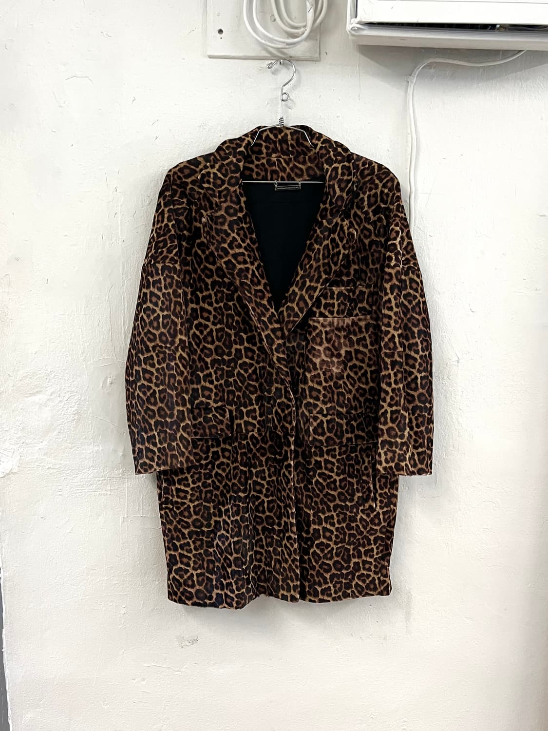 다이앤 본 퍼스텐버그 레오파드 송치 레더 코트 상품이미지1