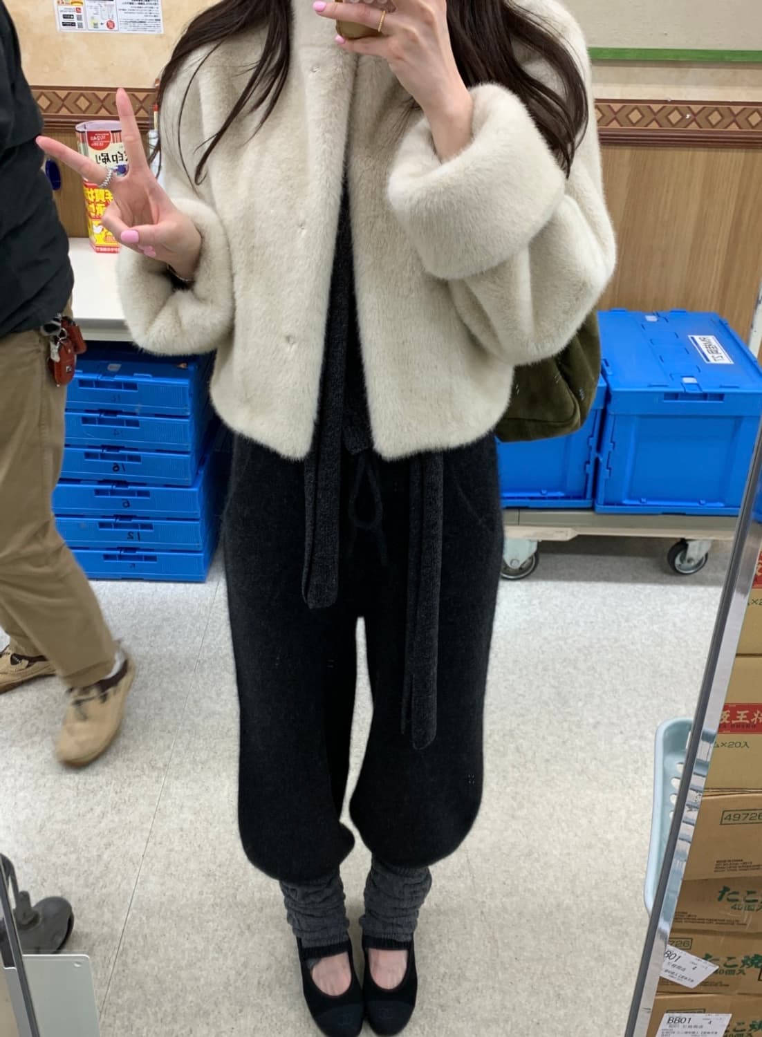 오브제스트 Soft Bloom Raccoon Knit Jogger 차콜 상품이미지1