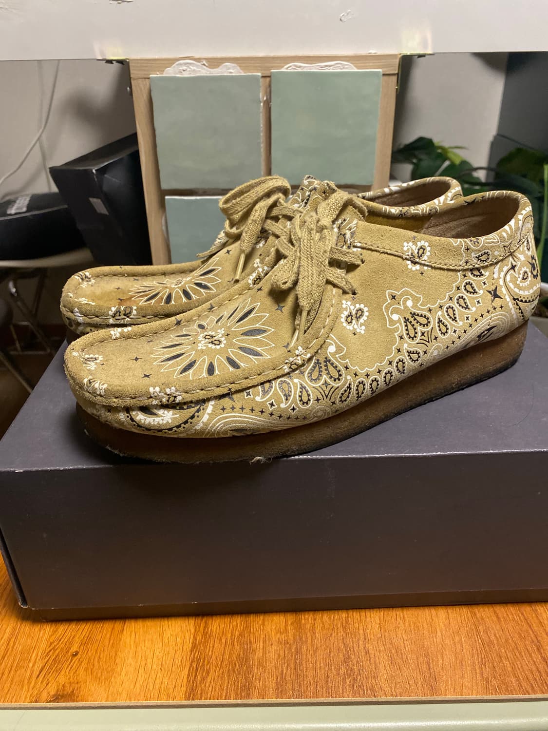 슈프림 x클락스 왈라비  상품이미지2