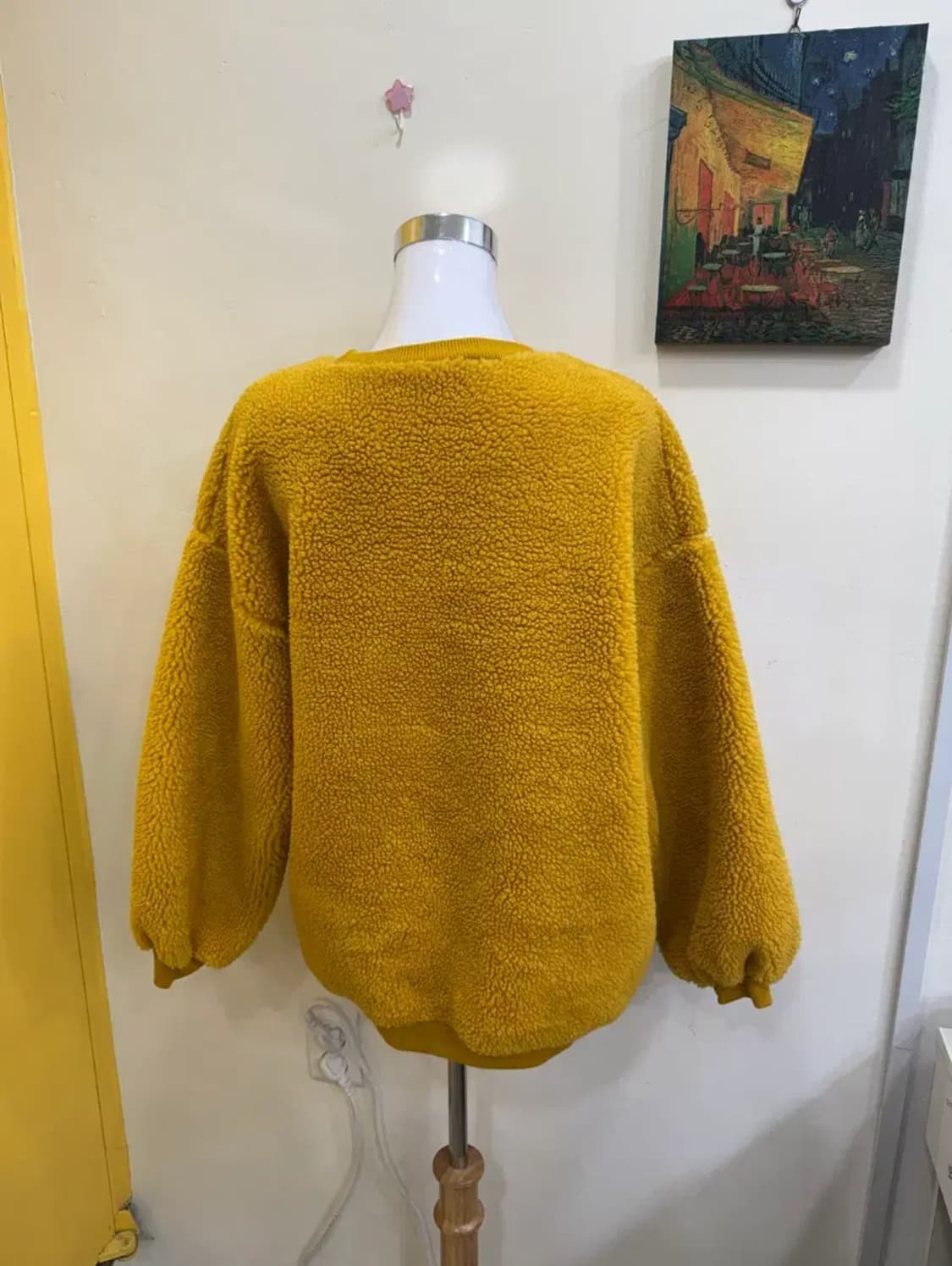 M&M’s 캐릭터 보아 플리스 맨투맨 /머스타드 옐로우/오버핏 상품이미지7