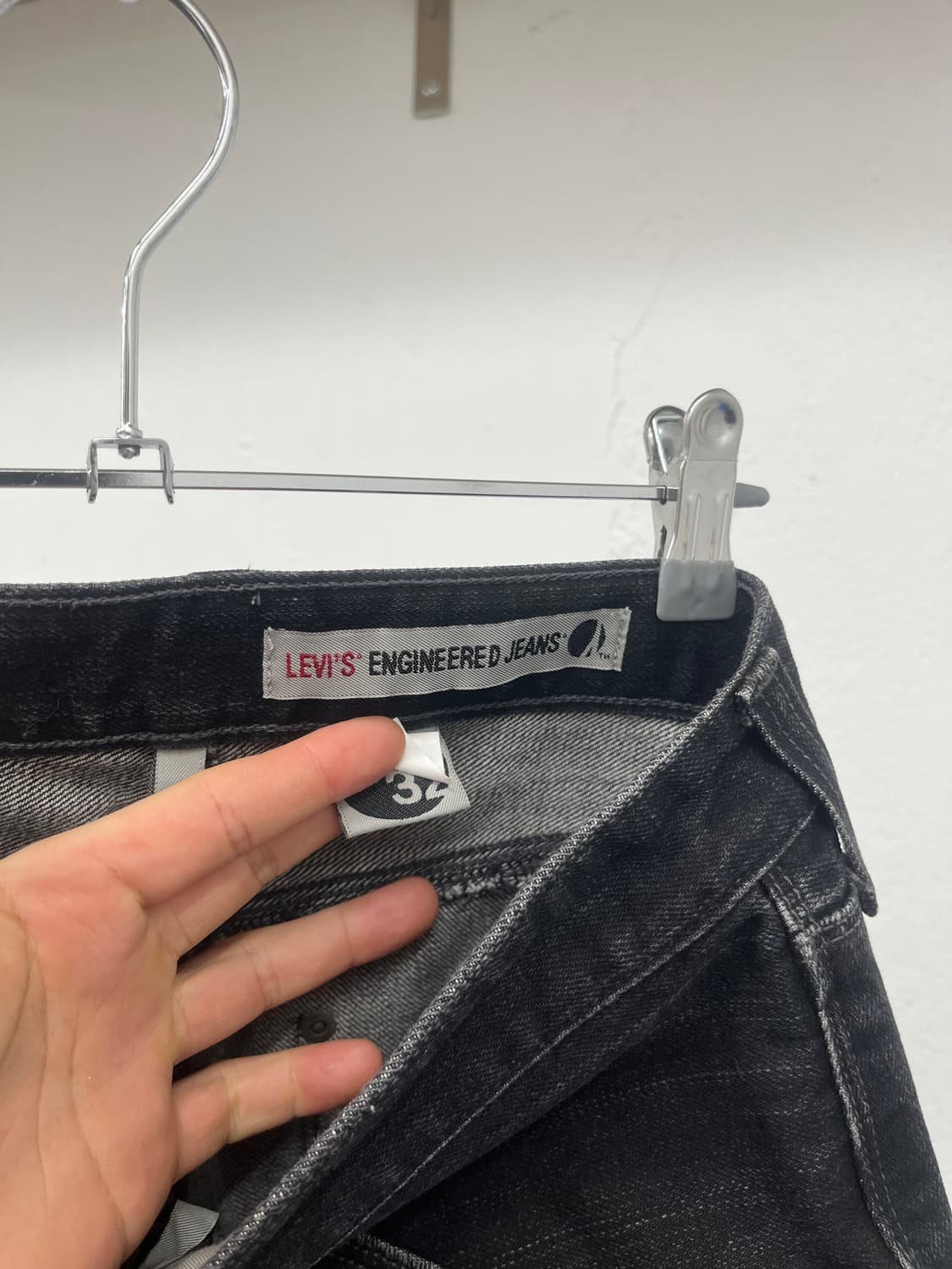 33) LEVIS ENGINERED BLACK JEANS 상품이미지3