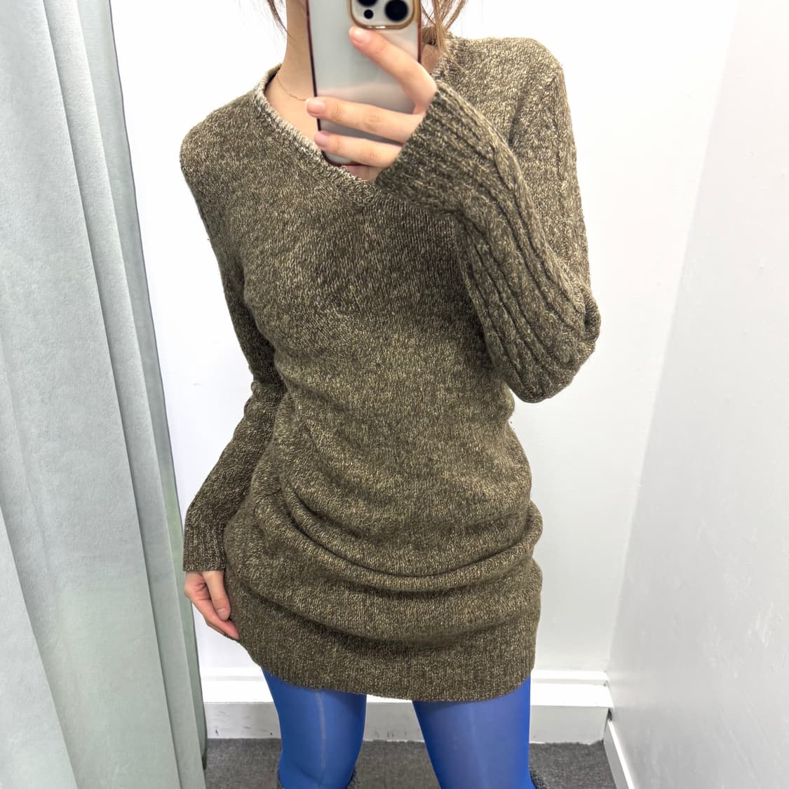 마드모아젤논논 카키 브이넥 모혼방 니트원피스 상품이미지1