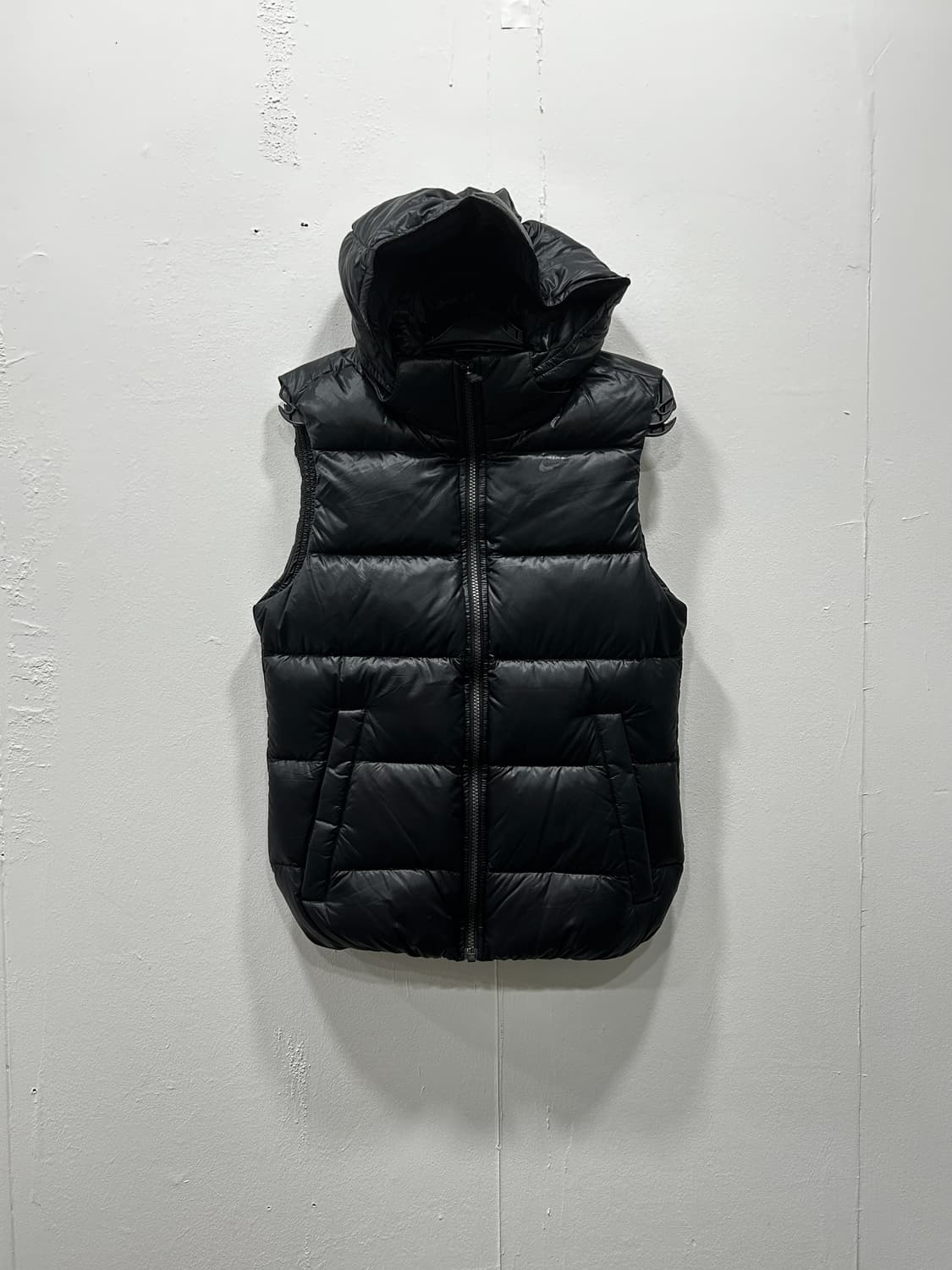 나이키 구스다운 700 패딩 조끼 여성 M 85 올블랙 상품이미지1