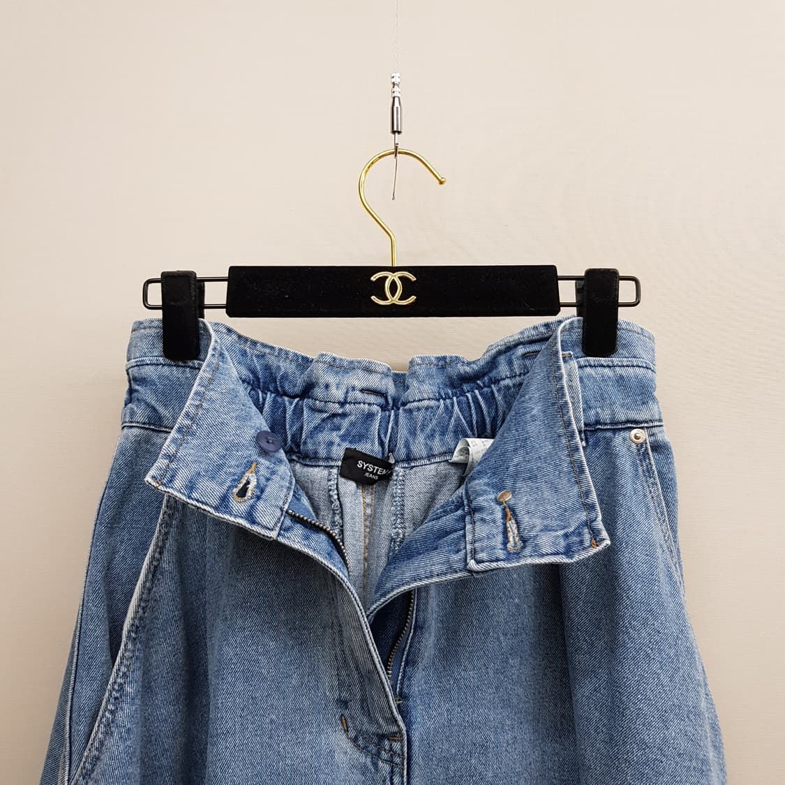 한섬 시스템 2023 언밸런스 헴 백밴딩 스커트 64-94사이즈 상품이미지4