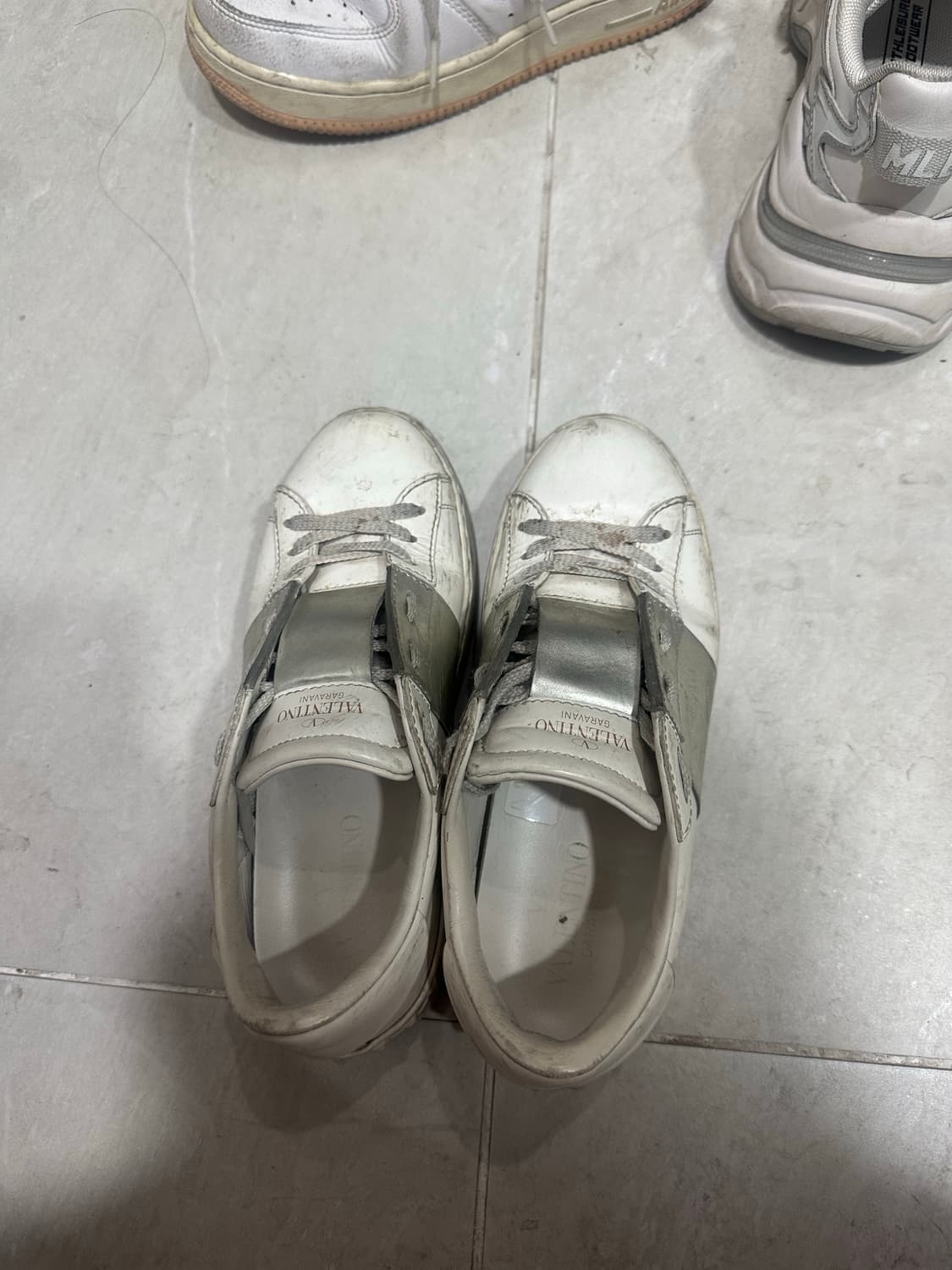 발렘티노 스니커즈 상품이미지2