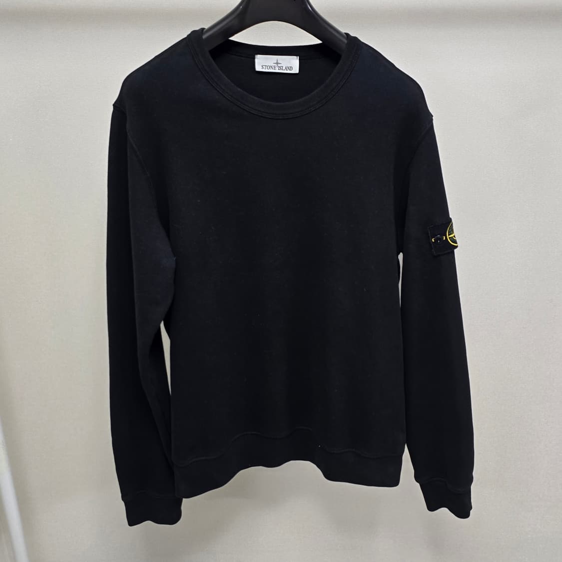23fw 스톤아일랜드 맨투맨 블랙 L사이즈 100 판매 상품이미지1
