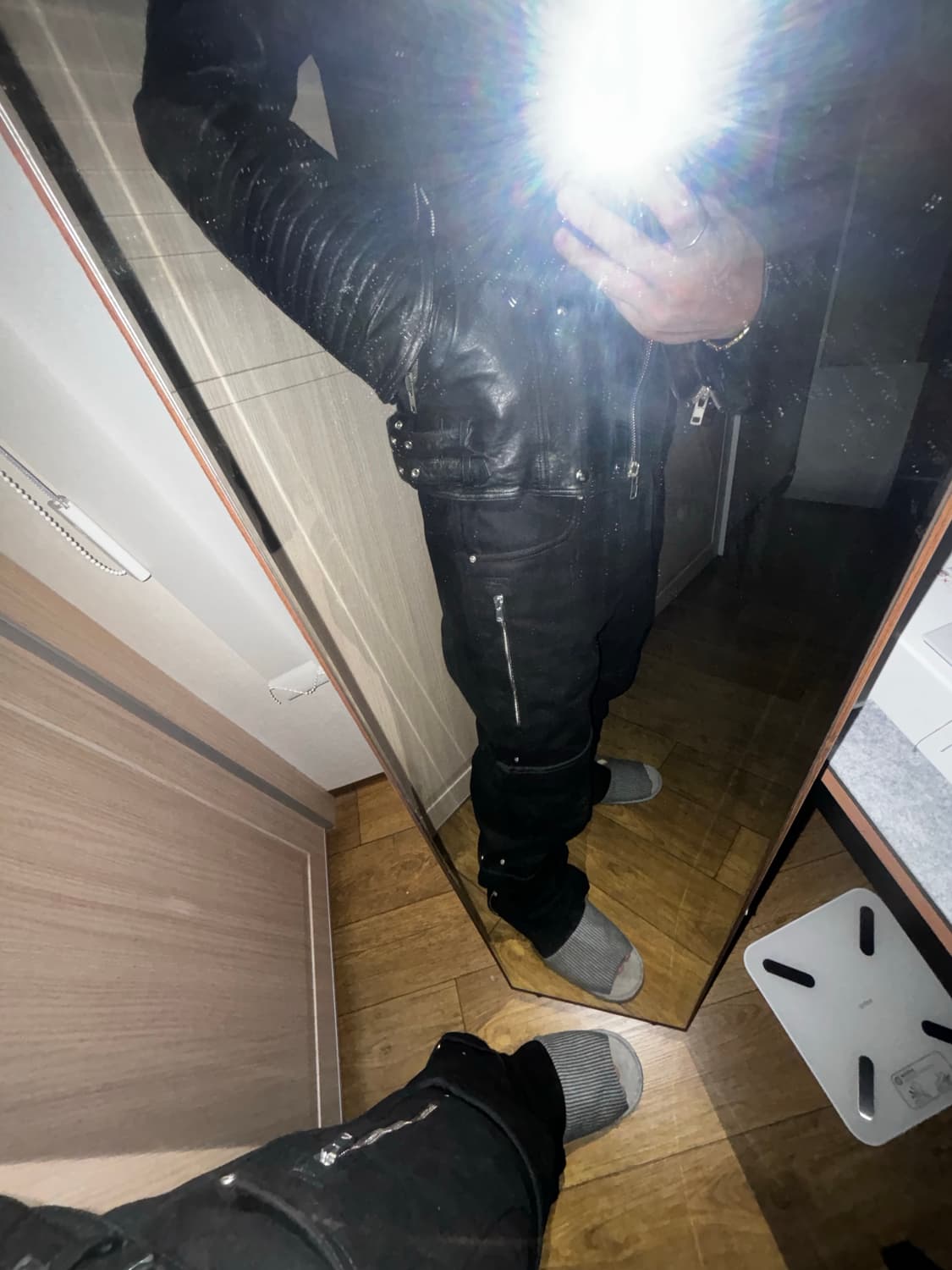 FAR FROM WHAT 패널 카고 팬츠 (초기 드롭 M) 상품이미지3