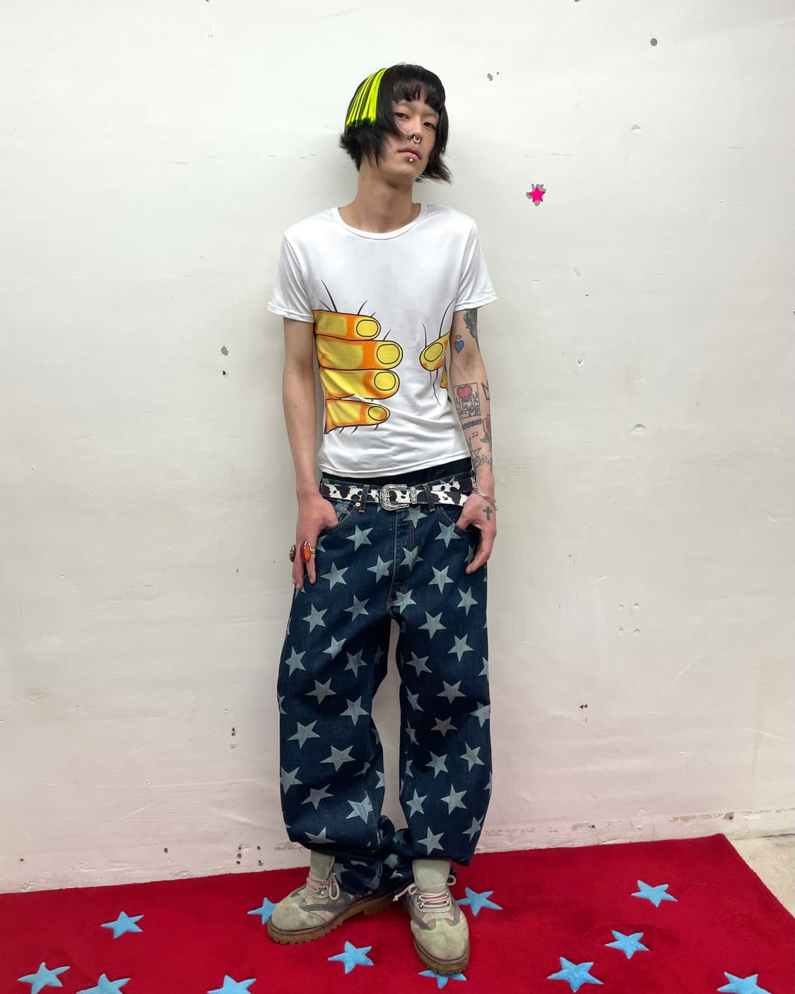 giant finger T-shirt  상품이미지5