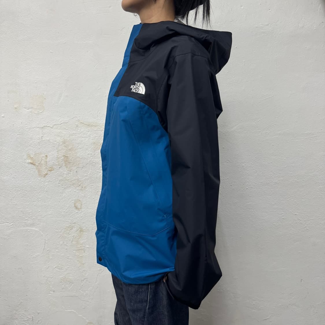 노스페이스(The north face) 블루컬러 나일론 닷샷 윈드브레이커 상품이미지2