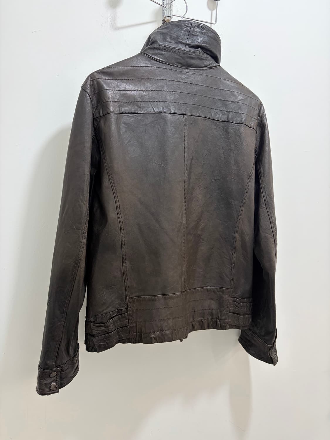 게스 양가죽 레더 하이넥 라이더 자켓 상품이미지4