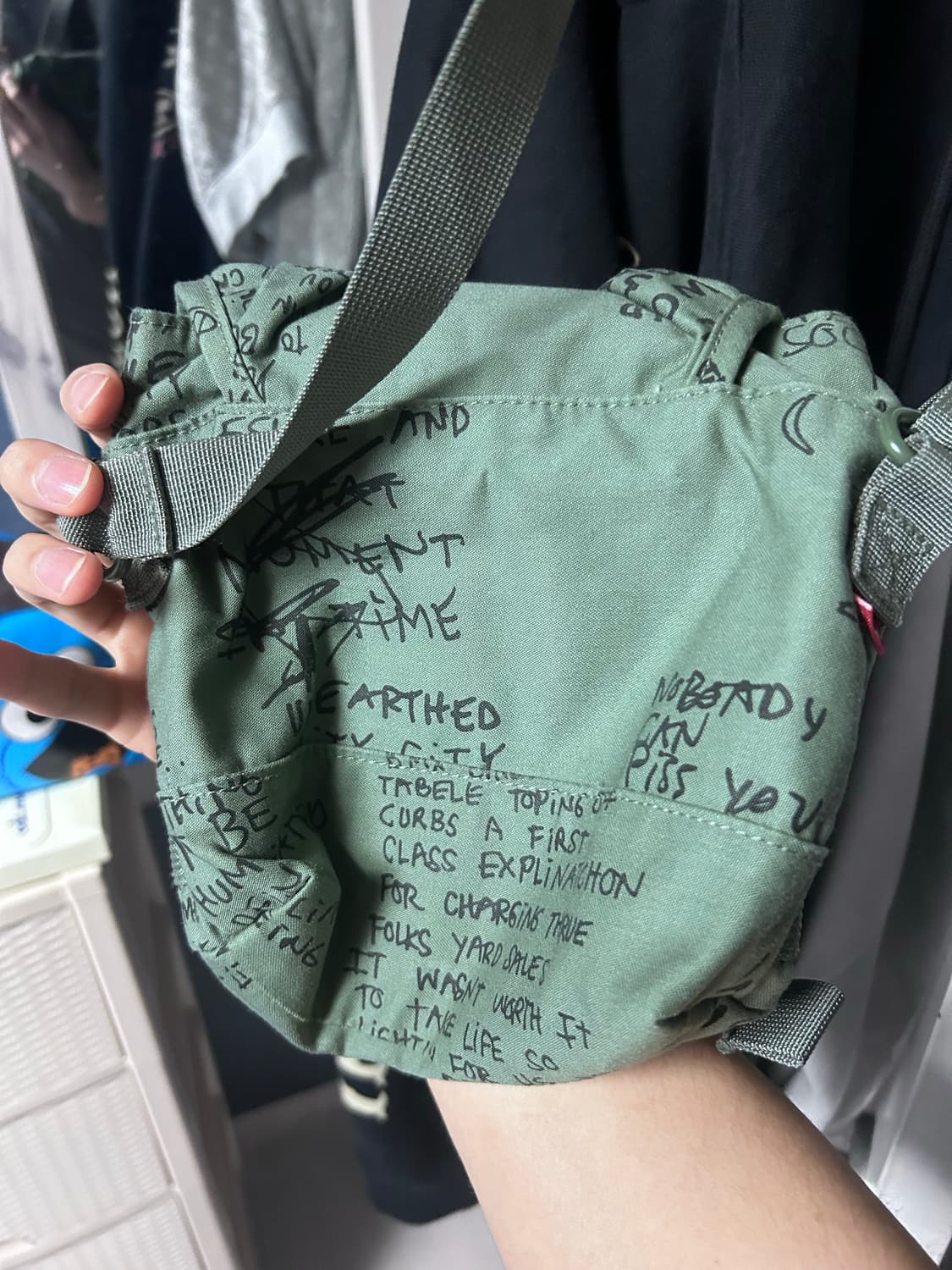 슈프림 미니가방 상품이미지3