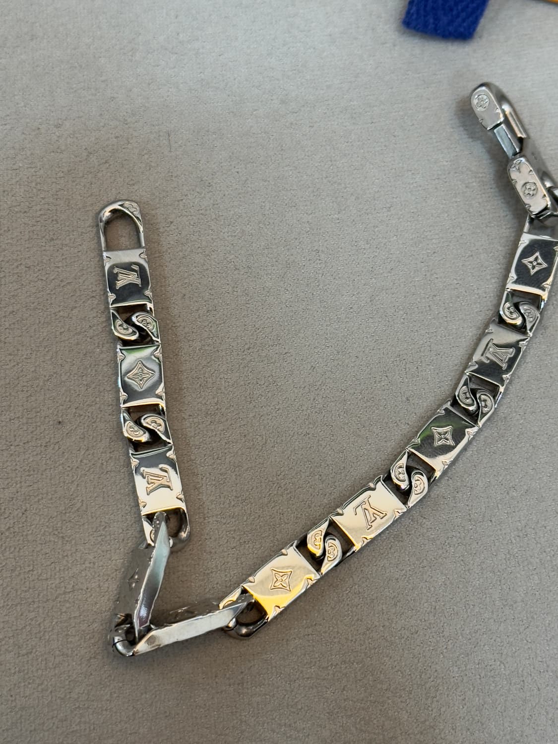 루이비통 모노그램 타이드 업 팔찌  상품이미지2