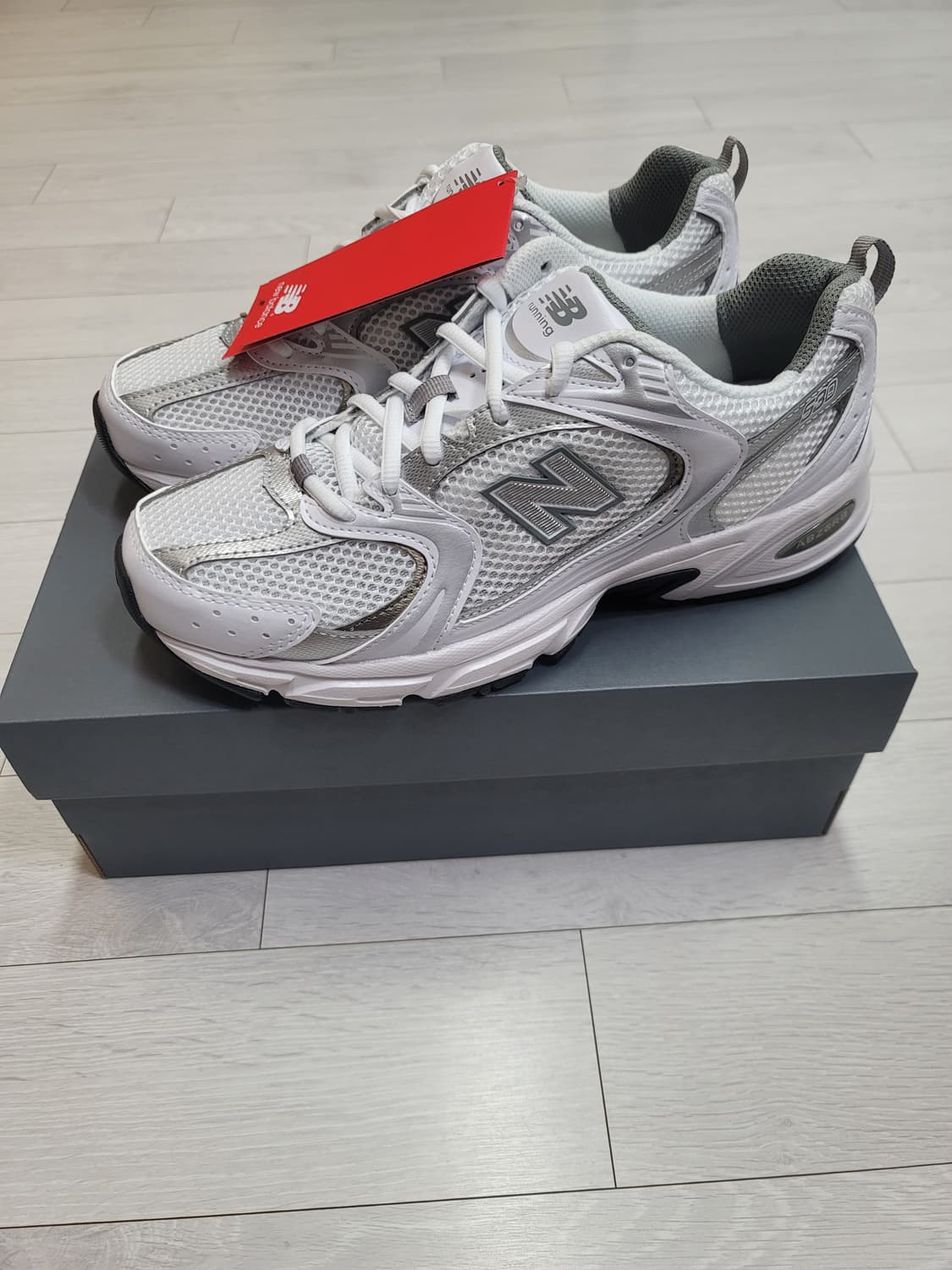 (250)뉴발란스 530 화이트 실버[대전 직거래도 가능] 상품이미지4
