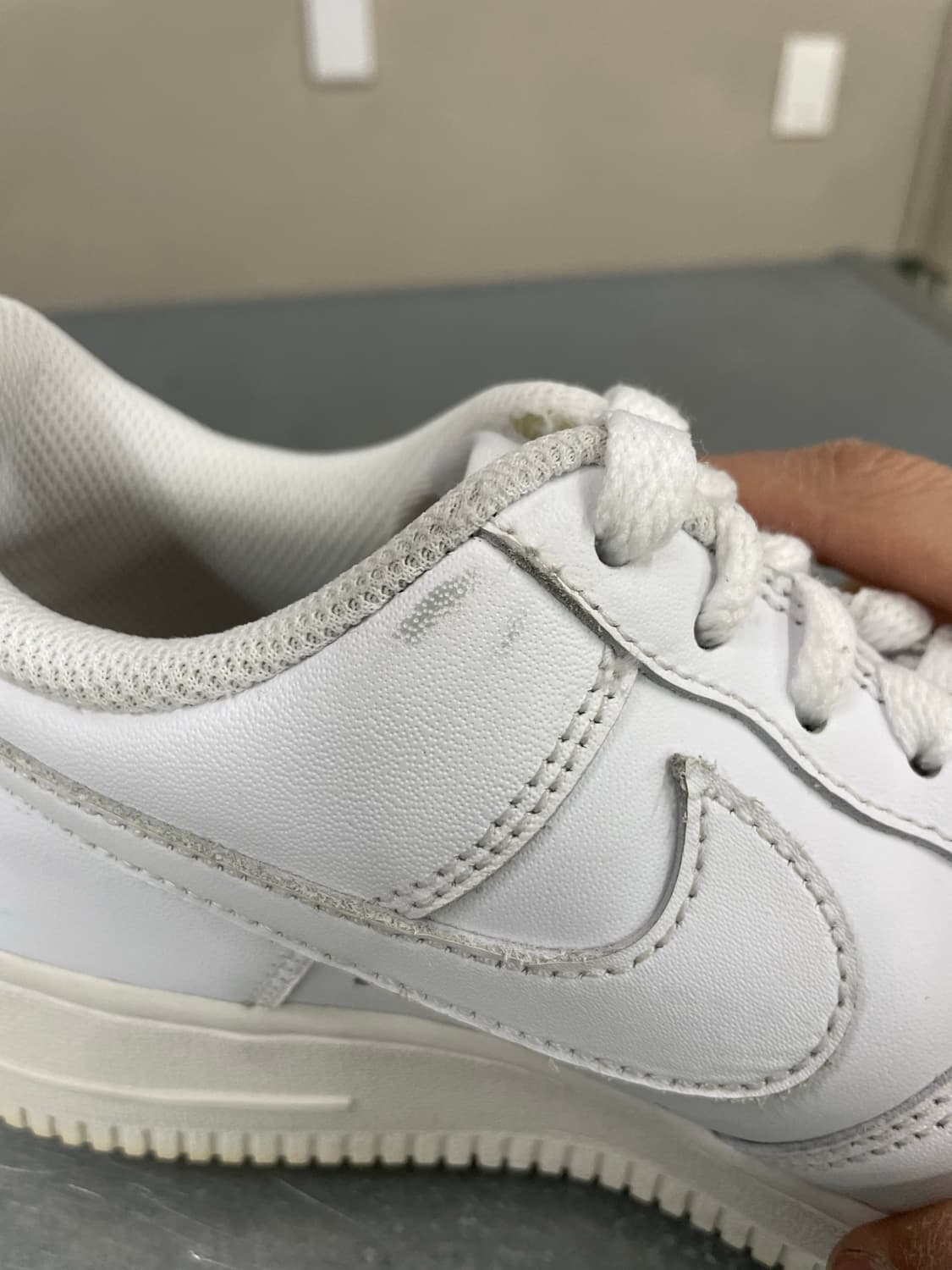 나이키 에어포스 1 로우 화이트 240 상품이미지8