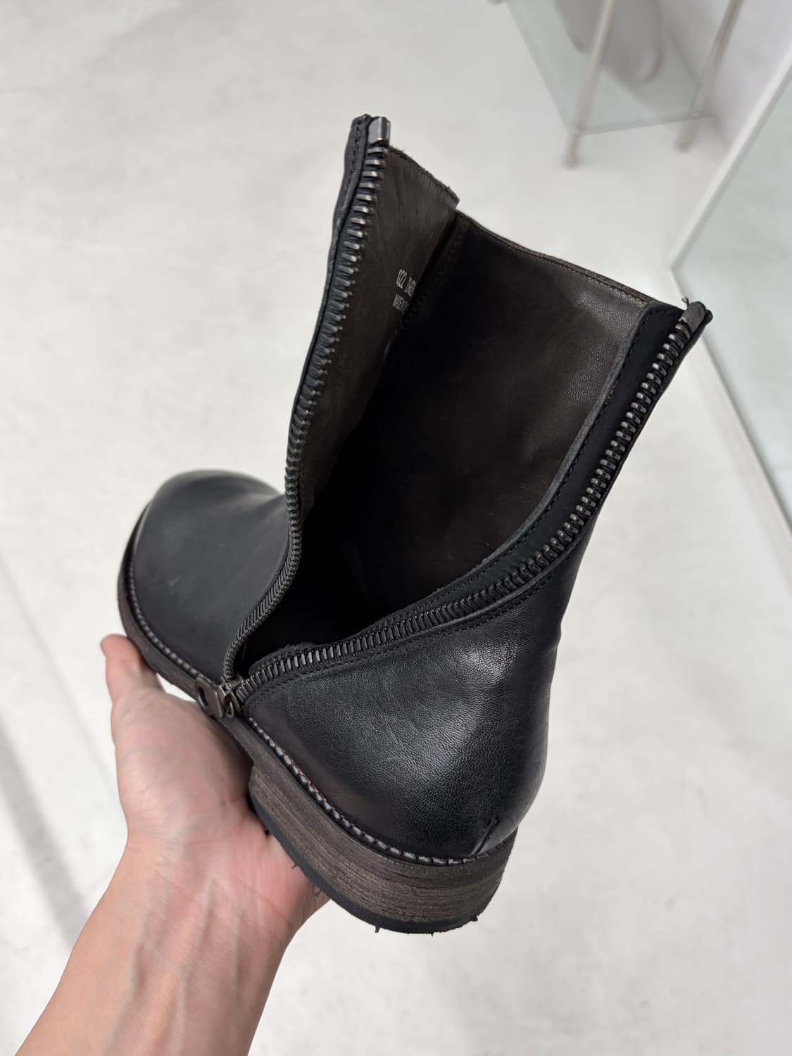 폴 스미스 트위스티드 지퍼 레더 부츠 상품이미지5