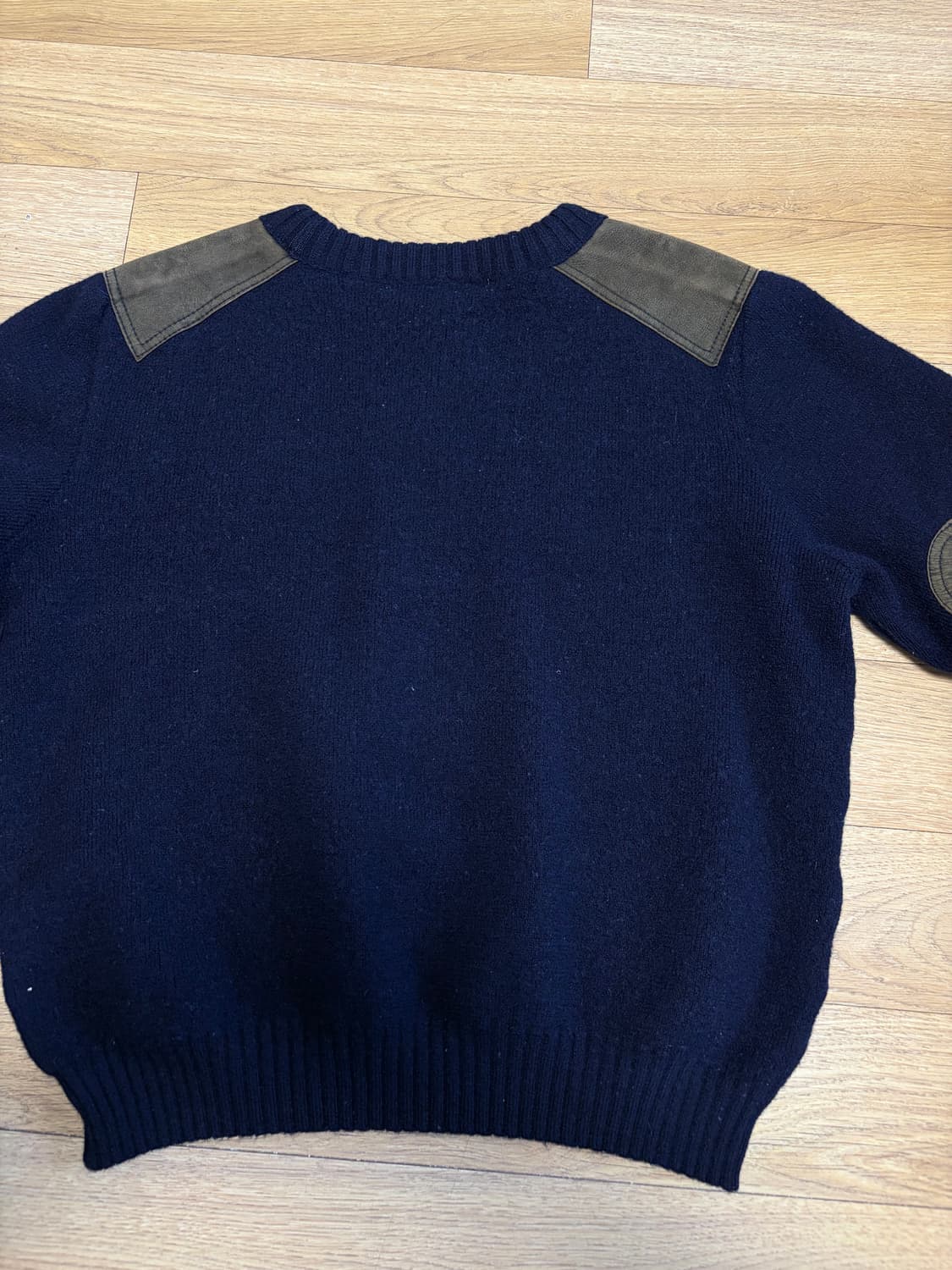 버버리 두툼 올드스쿨 패치 크롭니트 95 상품이미지4