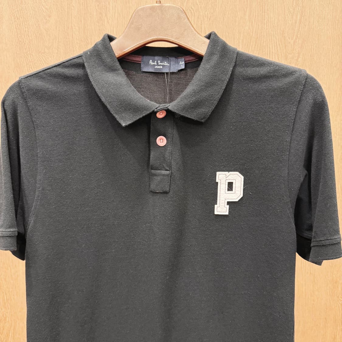 폴스미스 진스 피케 반팔 티셔츠 P로고 패치 디테일 블랙 상품이미지4