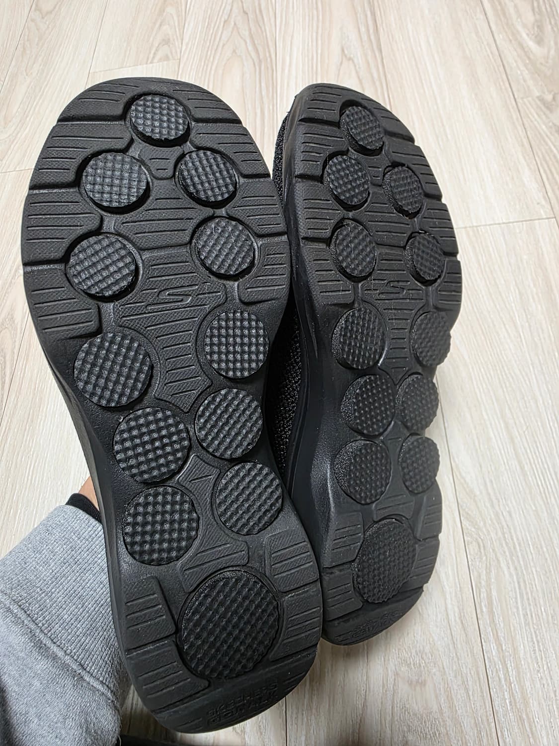 스케쳐스 고워크 7 슬립인스 블랙 240사이즈 상품이미지4