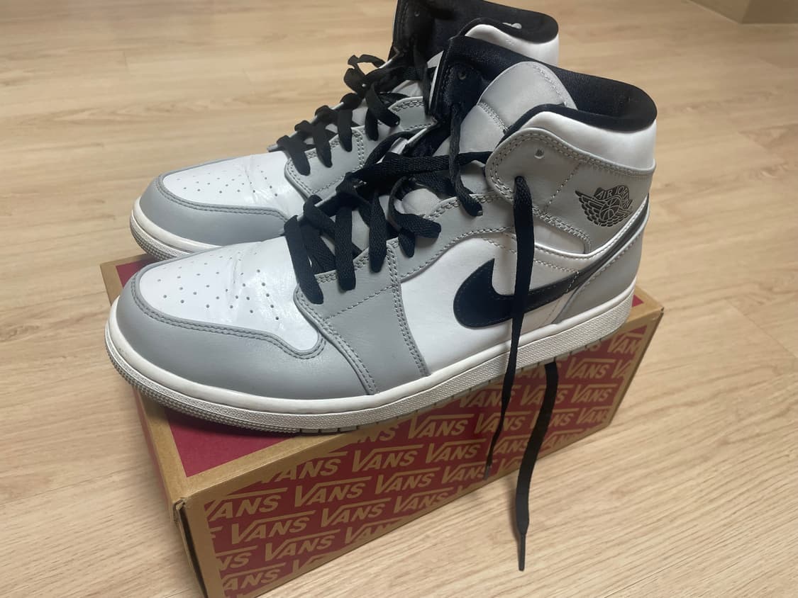 Jordan 1 Mid Light Smoke Grey조던미드스모크그레이 상품이미지1