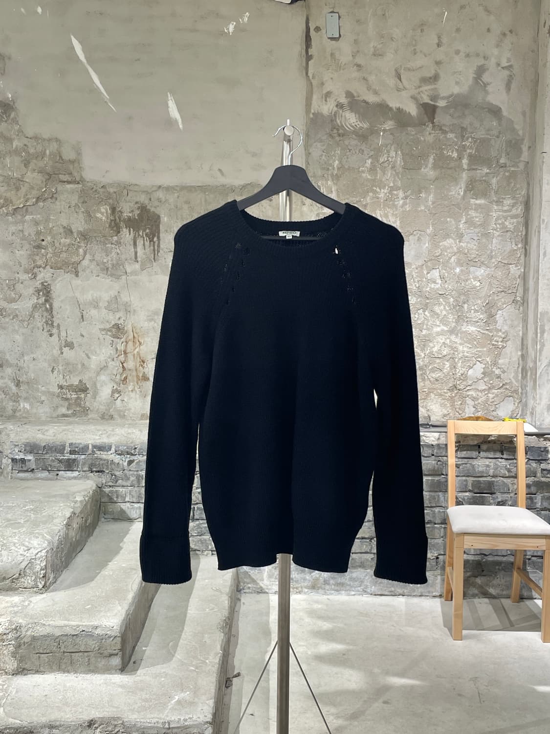 겐조 블랙 플레어 커프스 크루넥 스웨터 상품이미지1