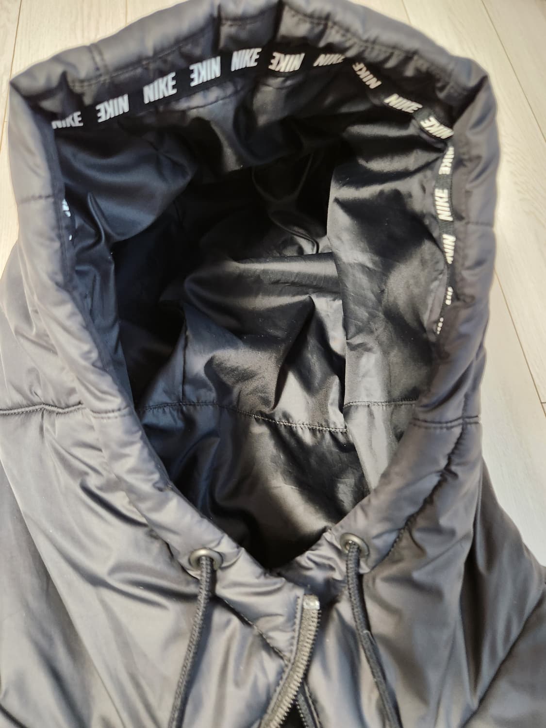 나이키 써마핏 신세틱필 롱패딩 남성m~L 여성xl

남자가 입어도 상관없 상품이미지3