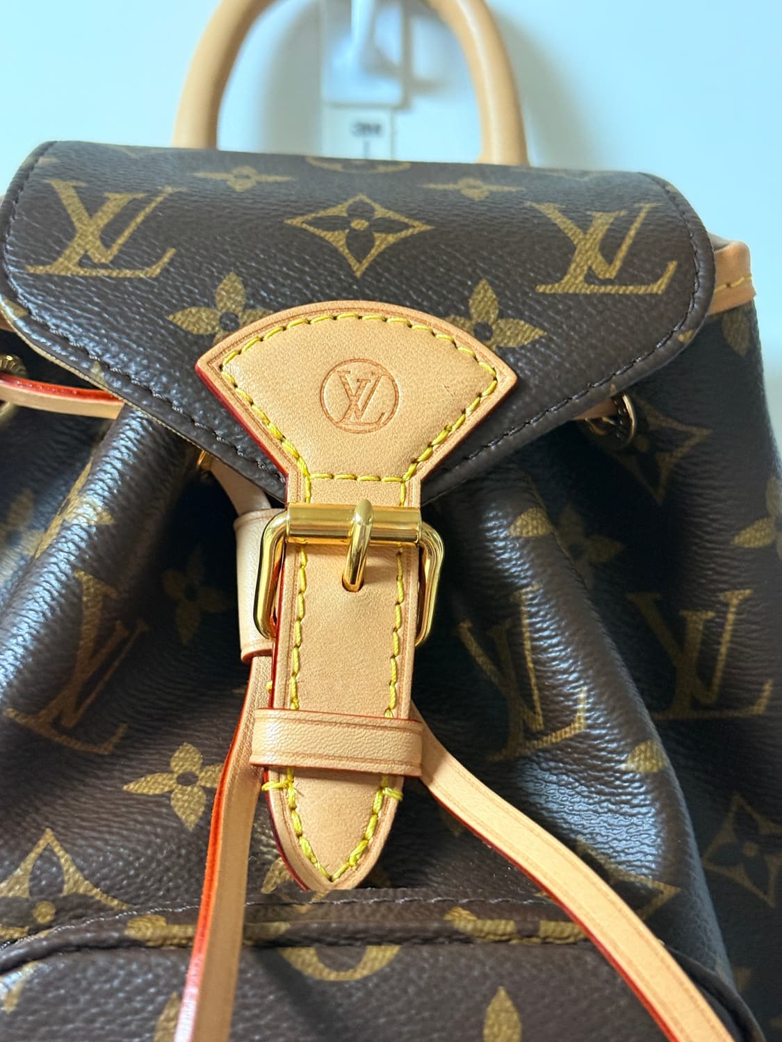 루이비통 몽수리 백팩 미니 상품이미지3