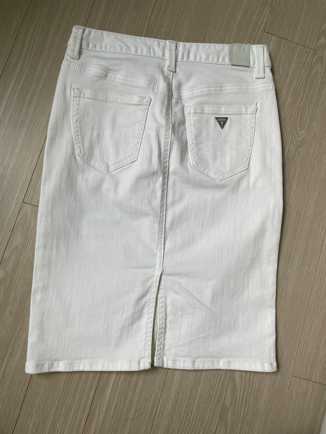 게스 화이트 스커트  상품이미지2