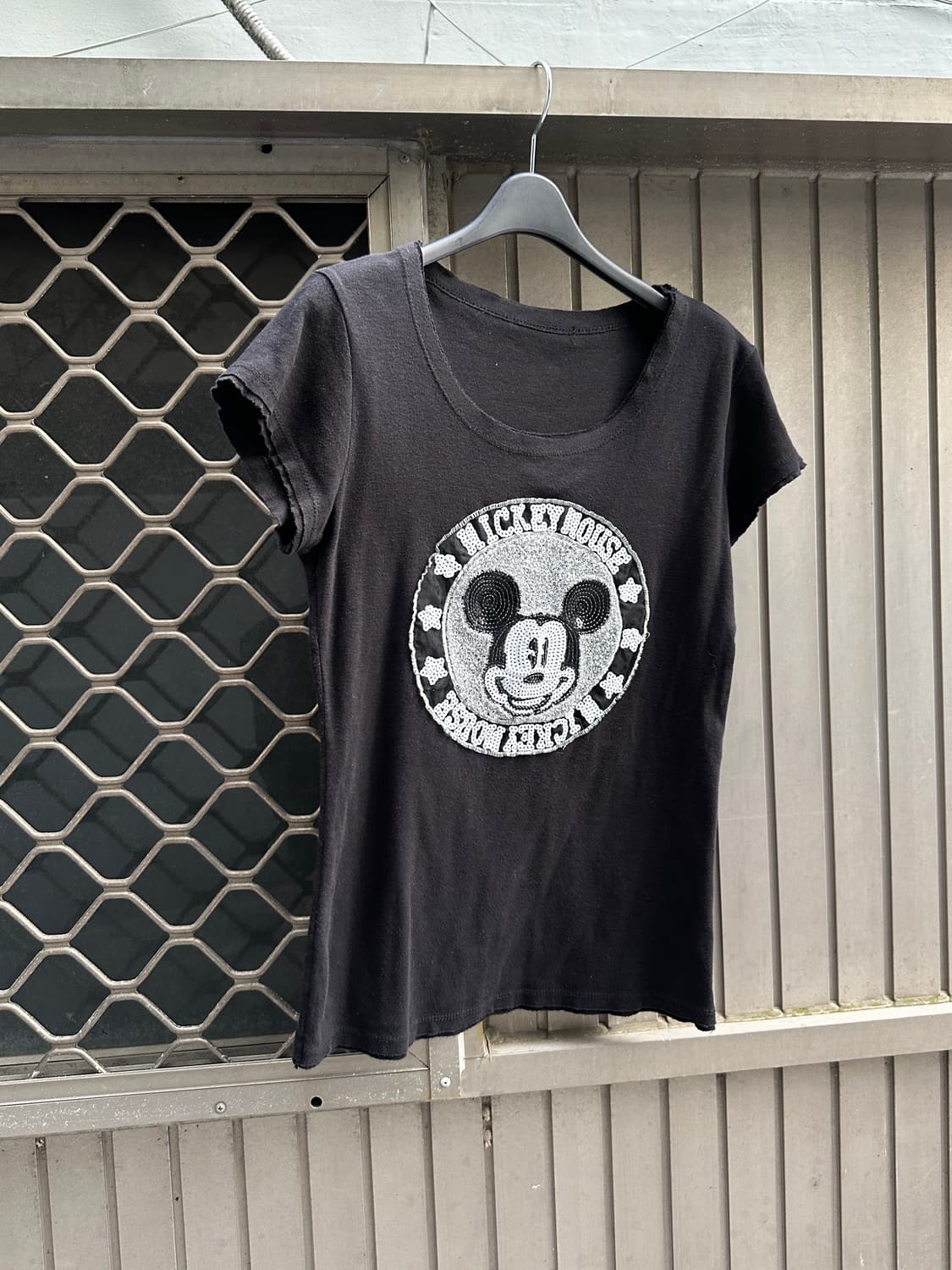 Mickey Mouse biz cut off tee 상품이미지2