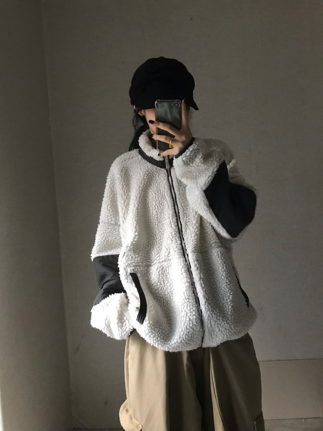 아디다스 화이트 카키 후리스  상품이미지1
