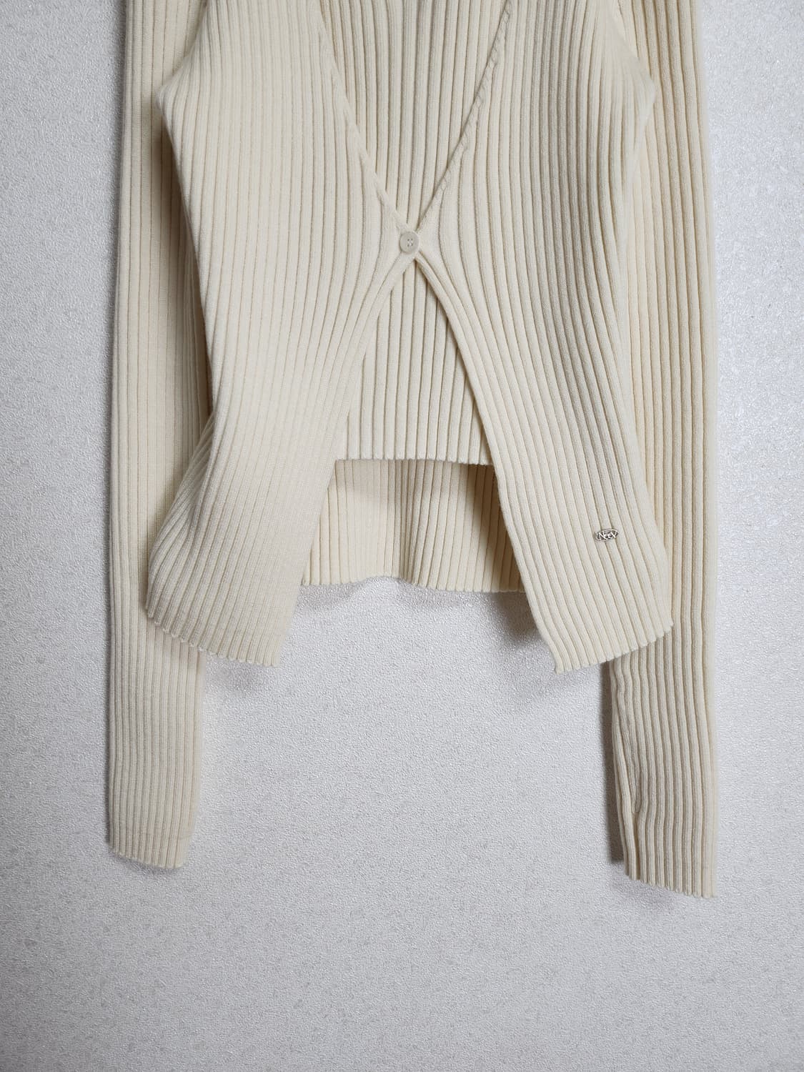 Neev 니브 컷아웃 리브드 원버튼 가디건55 66 상품이미지4