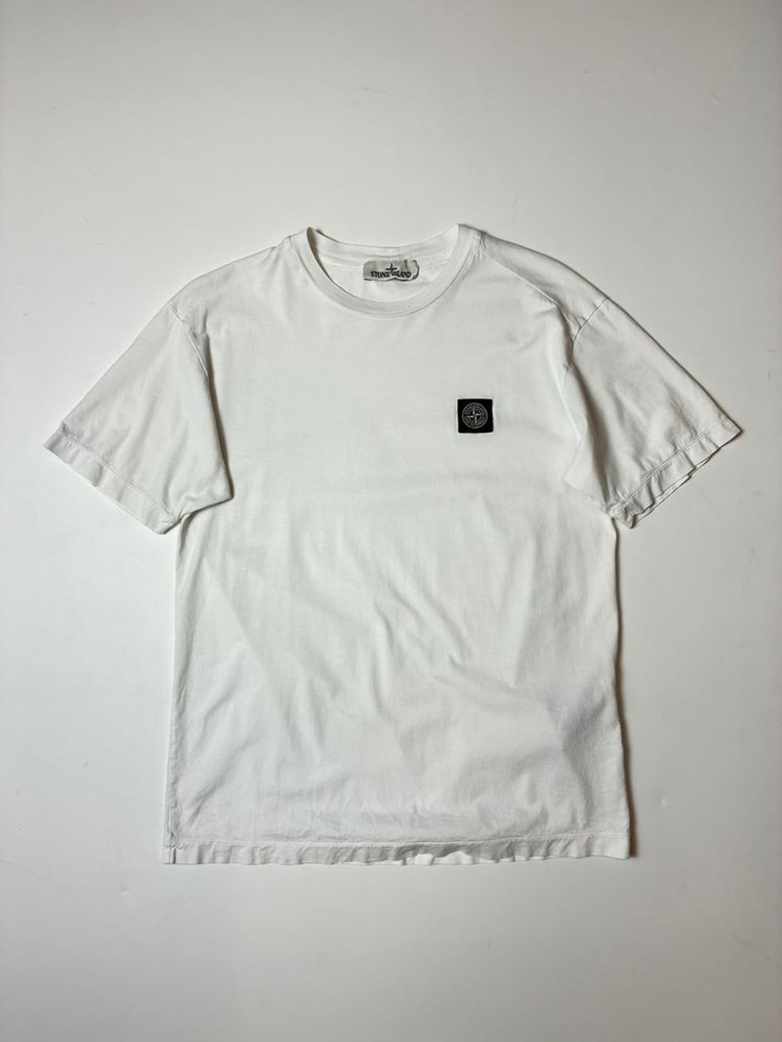 스톤아일랜드 로고 패치 가먼트 다이드 티셔츠 PN8879 상품이미지1
