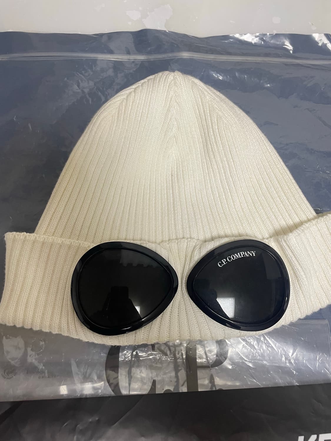 CP컴퍼니 고글 비니 아이보리(크림) 상품이미지1