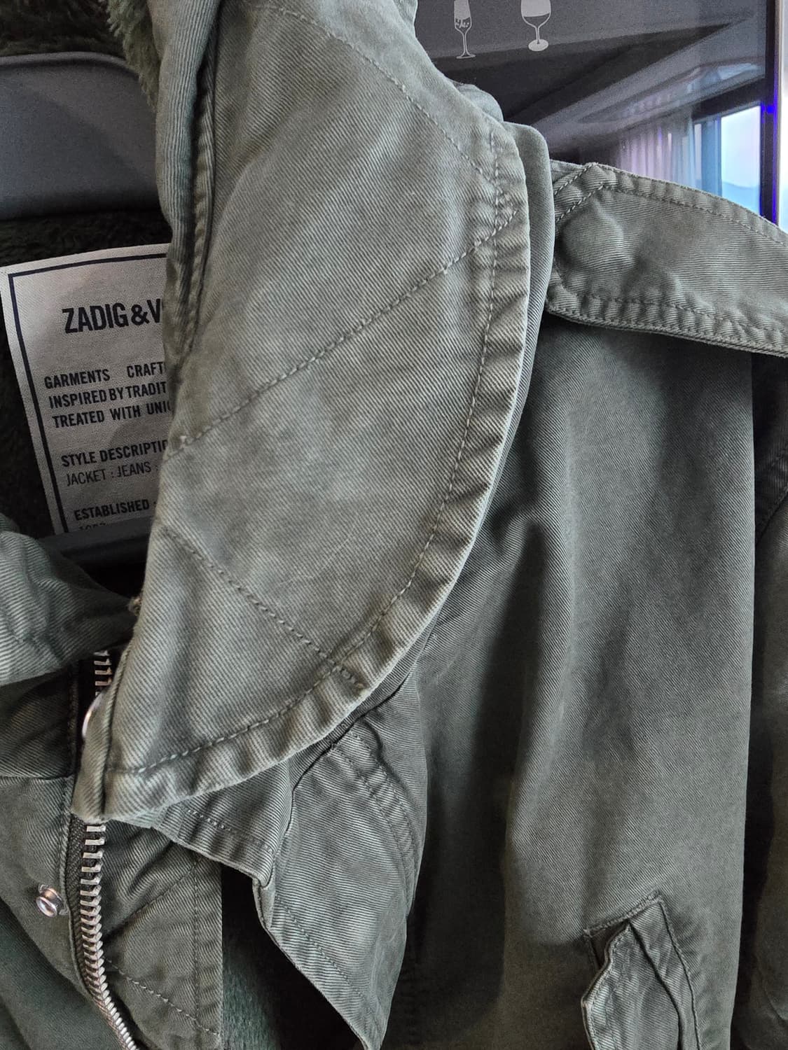 쟈딕앤볼테르 밀리터리 자켓입니다. 상품이미지3